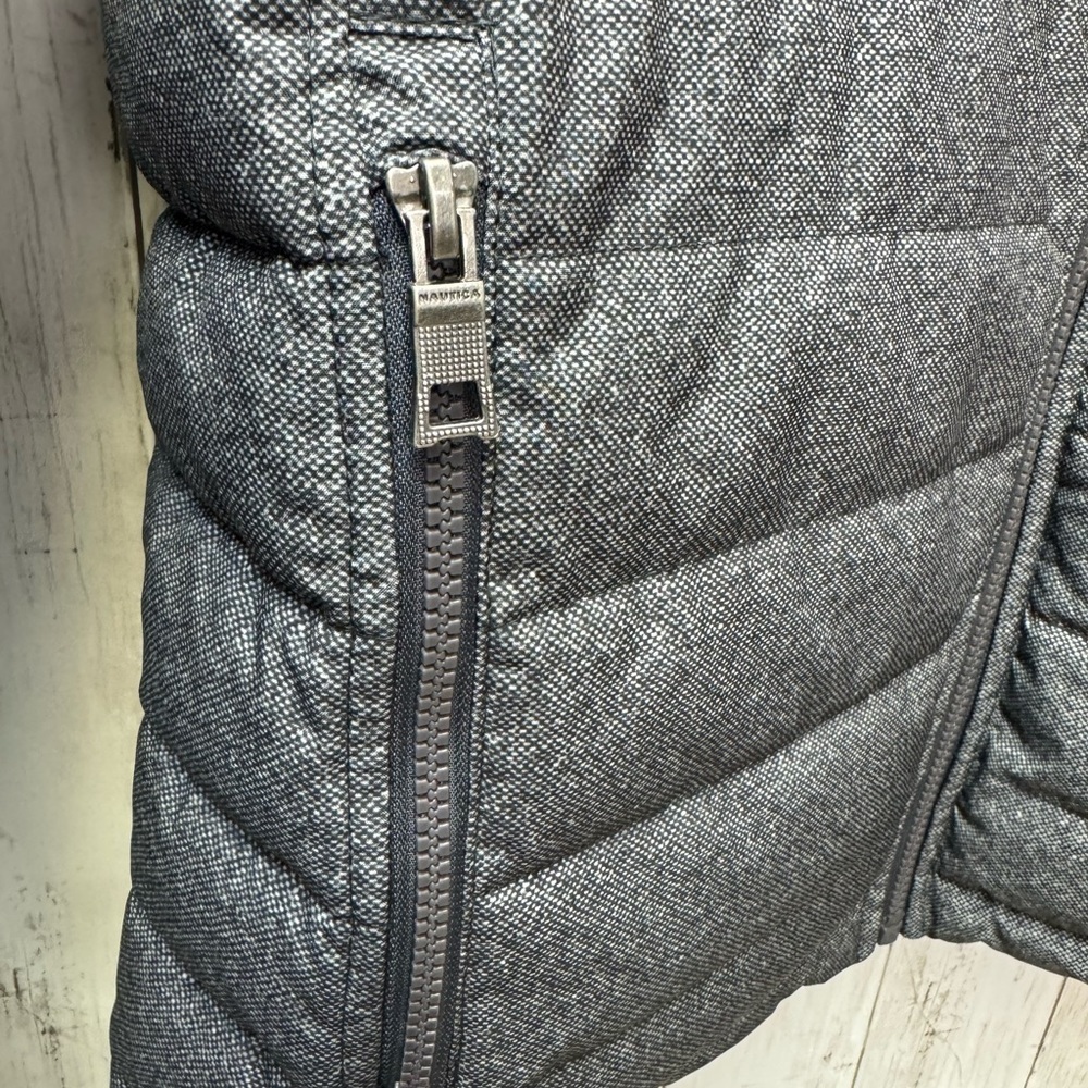 Nautica Men's Gray/Navy blue Reversible Puffer Jacket size medium - Picture 4 of 12